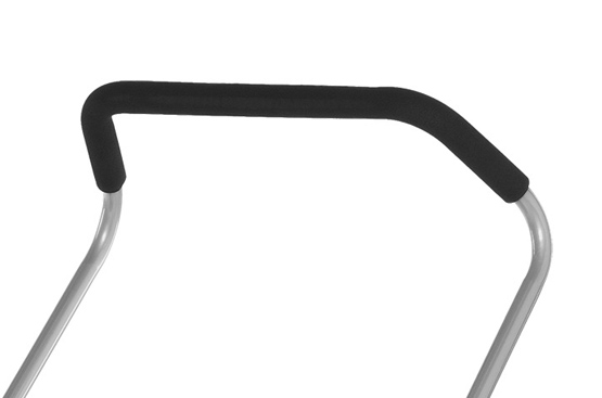 Обеспечивает удобный захват, облегчает управление устройством и снижает нагрузку на руки оператора.